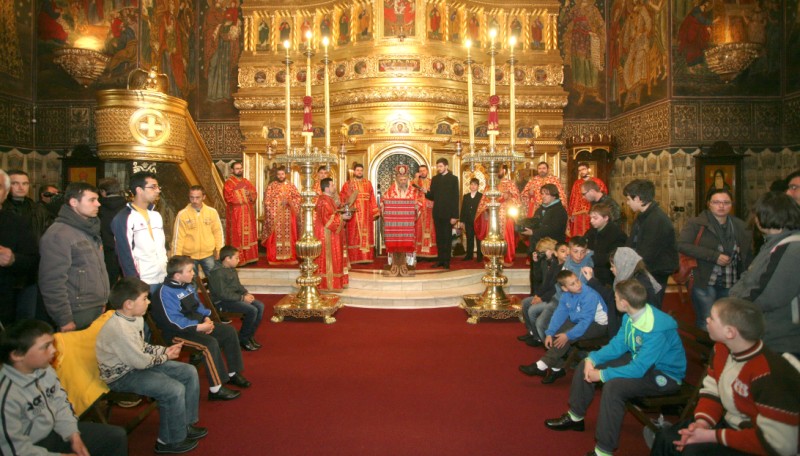 Rânduiala spălării picioarelor la Catedrala arhiepiscopală din Galaţi