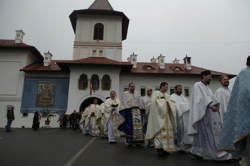 Mănăstirea &quot;Brâncoveanu&quot; de la Sâmbăta de Sus, în zi de hram