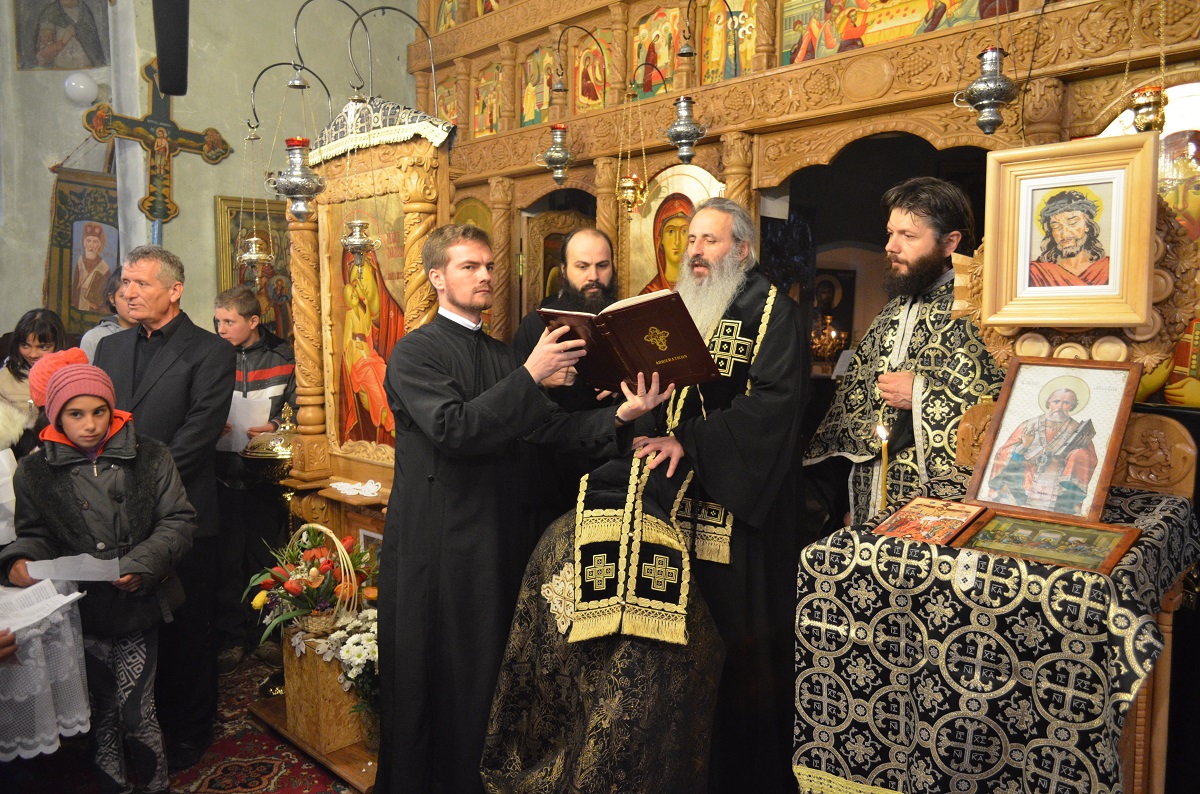 Deniile oficiate de IPS Mitropolit Teofan în Săptămâna Pătimirilor