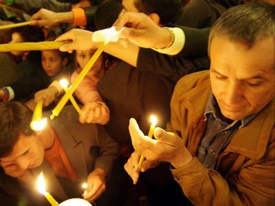 Strigarea îngerului în faţa mormântului gol al lui Hristos: «Hristos a Înviat!»