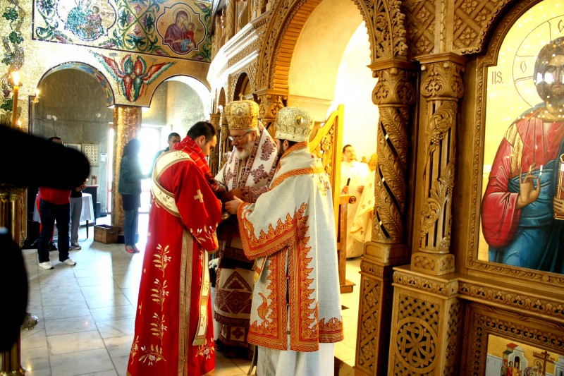 Doi ierarhi au slujit ieri în cel mai mare lăcaş de cult din cuprinsul Eparhiei Argeşului şi Muscelului