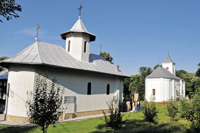 „Pentru smerenia noastră cerem şi pâinea cea de toate zilele, în sensul ei materialnic”