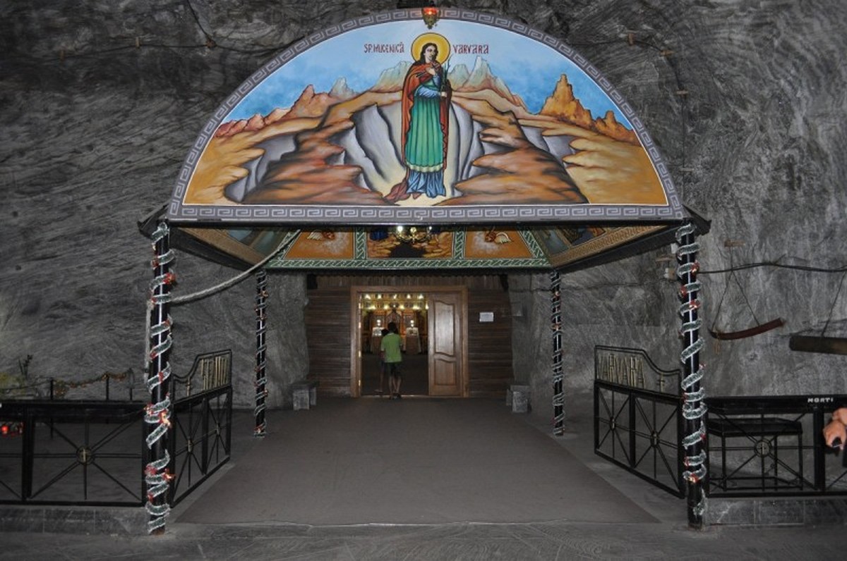 Sfântă Liturghie săvârşită la 240 de metri sub pământ