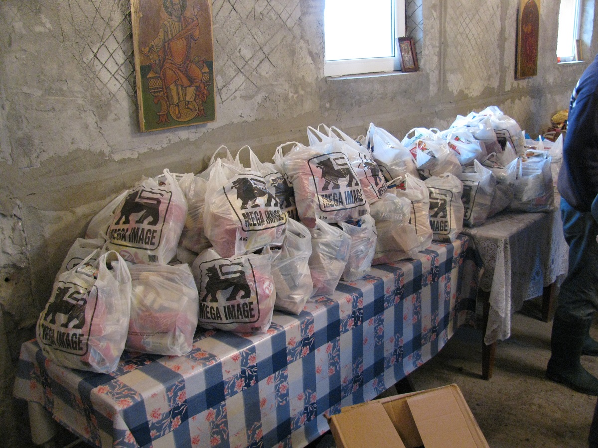 Acţiune umanitară pentru 50 de familii nevoiaşe din Buruieneşti