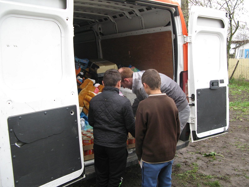 Acţiune umanitară pentru 50 de familii nevoiaşe din Buruieneşti