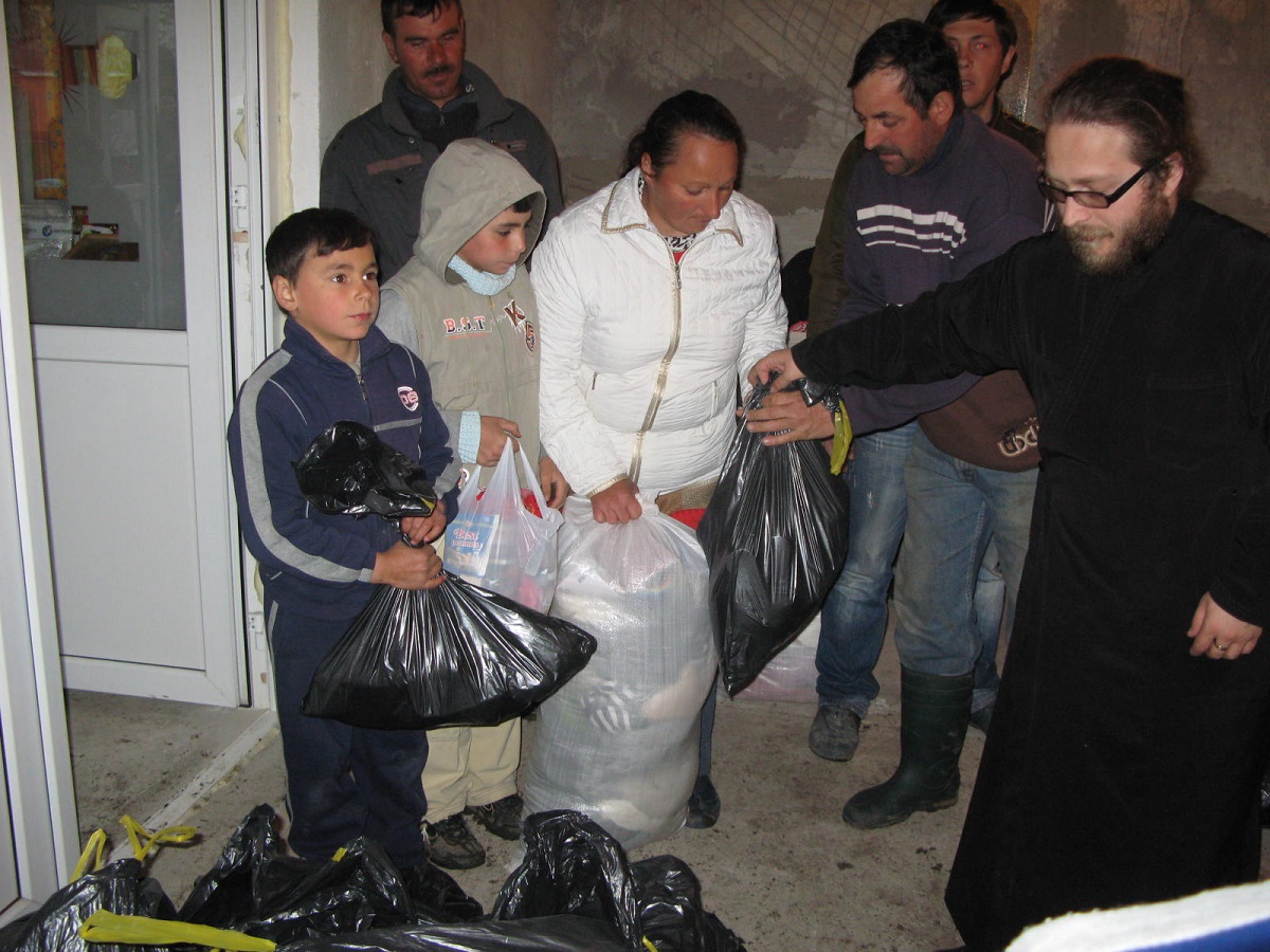 Acţiune umanitară pentru 50 de familii nevoiaşe din Buruieneşti