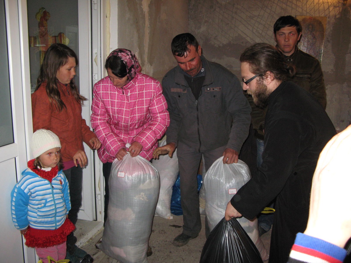 Acţiune umanitară pentru 50 de familii nevoiaşe din Buruieneşti