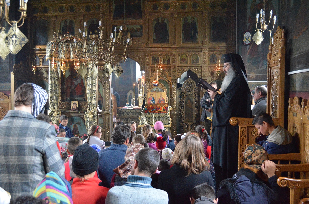 Deniile oficiate de IPS Mitropolit Teofan în Săptămâna Pătimirilor