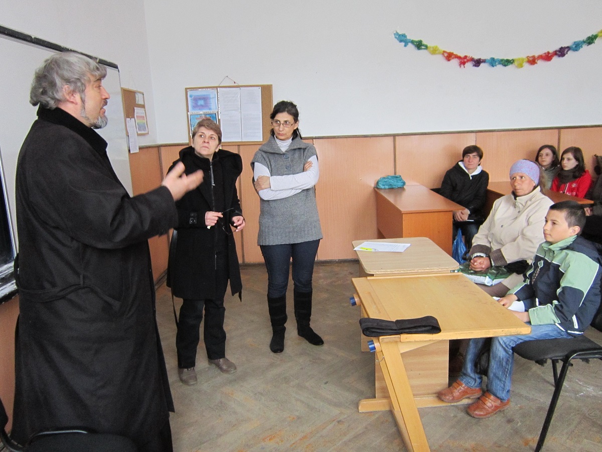 Daruri pentru elevii nevoiaşi de la Şcoala „Ion Ghica“ din Iaşi