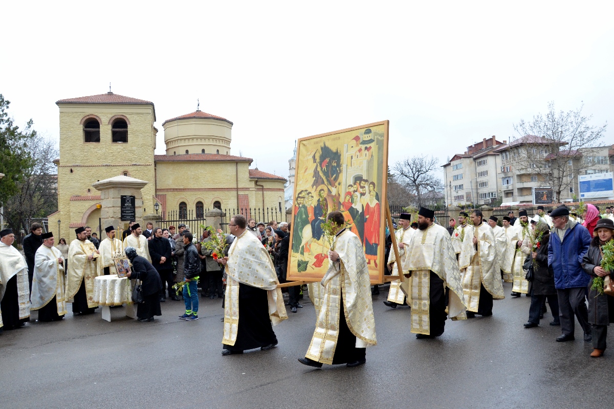 Procesiune de Florii la Iaşi: „Simţi deja momentul Învierii“