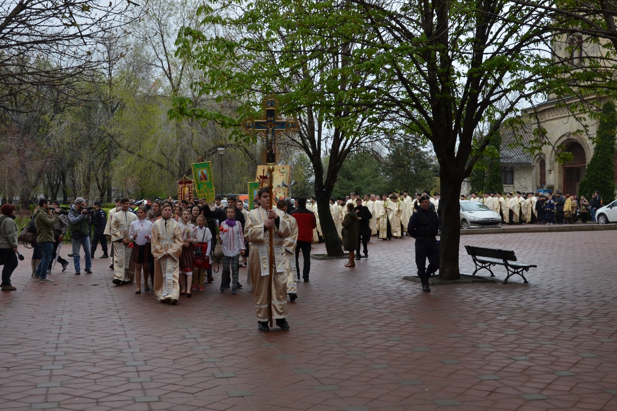 Procesiune de Florii la Iaşi: „Simţi deja momentul Învierii“
