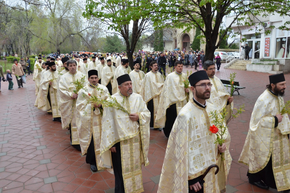 Procesiune de Florii la Iaşi: „Simţi deja momentul Învierii“