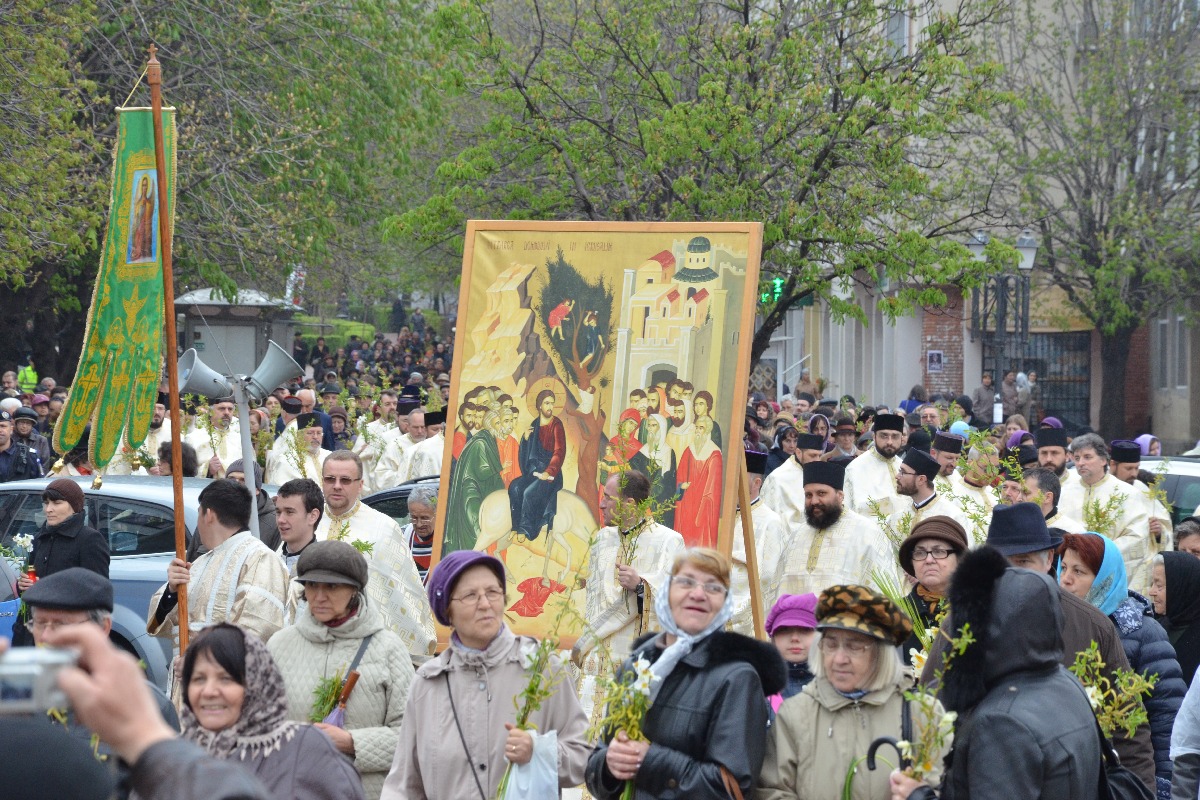 Procesiune de Florii la Iaşi: „Simţi deja momentul Învierii“