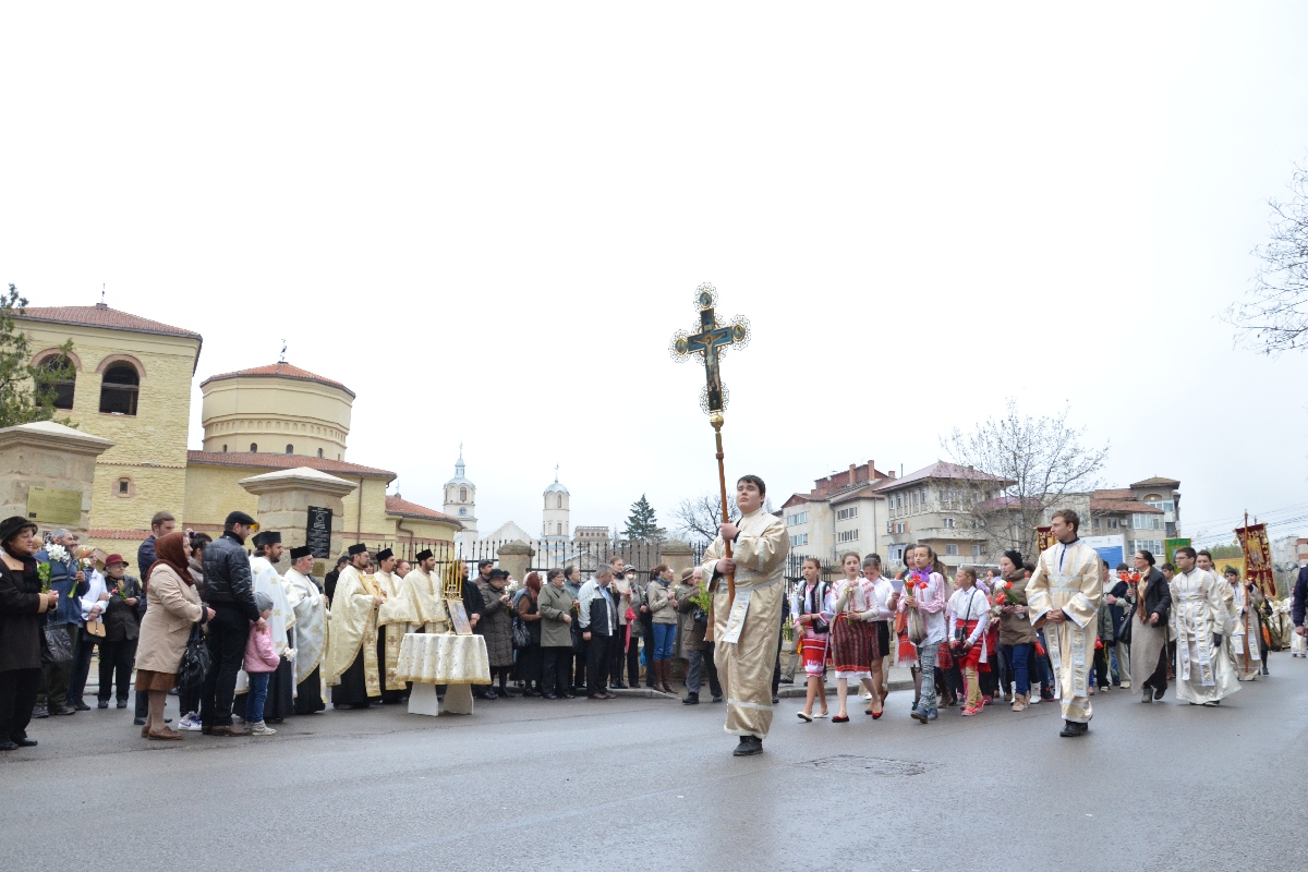 Procesiune de Florii la Iaşi: „Simţi deja momentul Învierii“