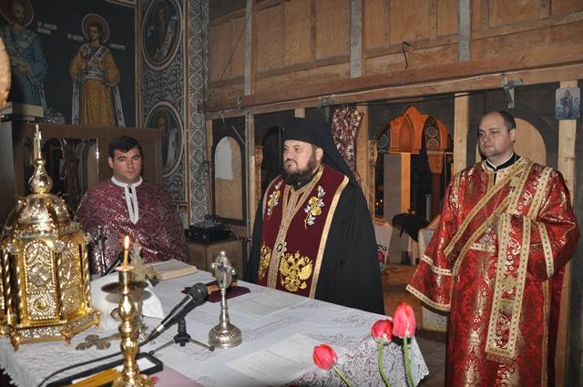 Denia celor 12 Evanghelii săvârşită de un ierarh într-un sat atestat documentar din secolul al XV-lea