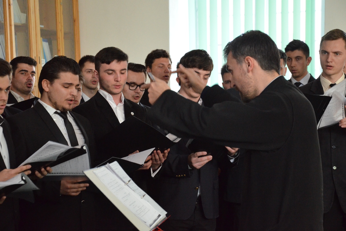 „Serbare Pascală“ la Facultatea de Teologie Ortodoxă din Iaşi