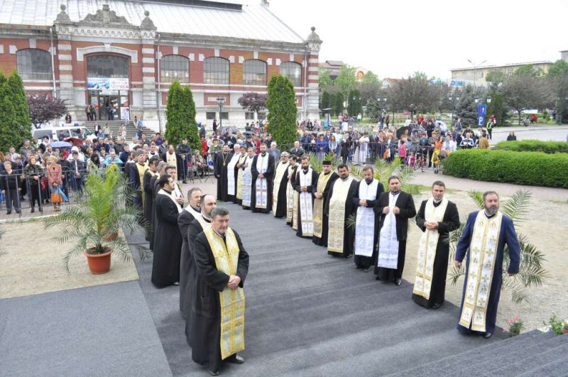 Sobor impresionant de arhierei la Hramul Catedralei din Drobeta Turnu Severin