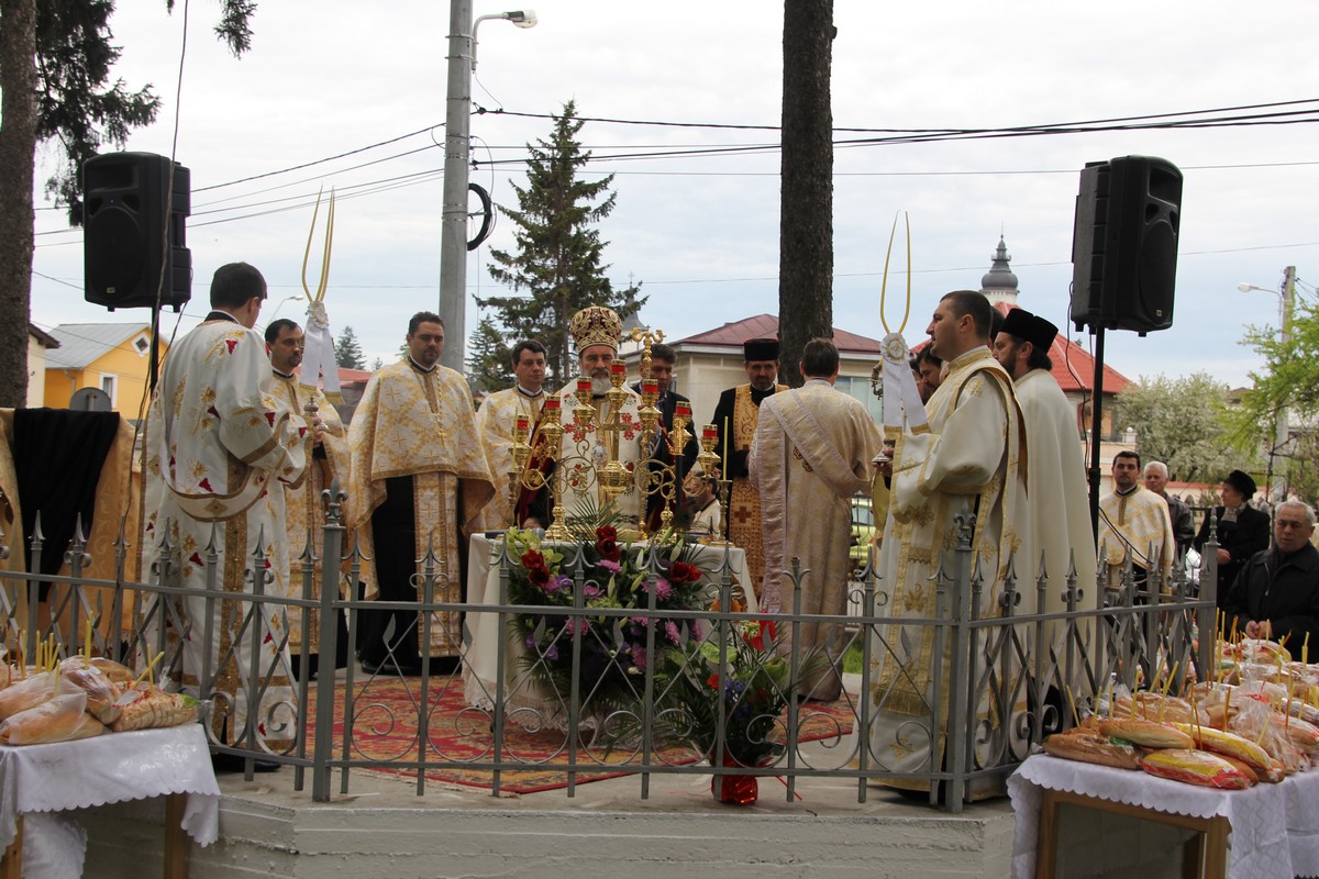 Atmosferă sărbătorească la hramul Bisericii „Sfântul Gheorghe“ din Roman