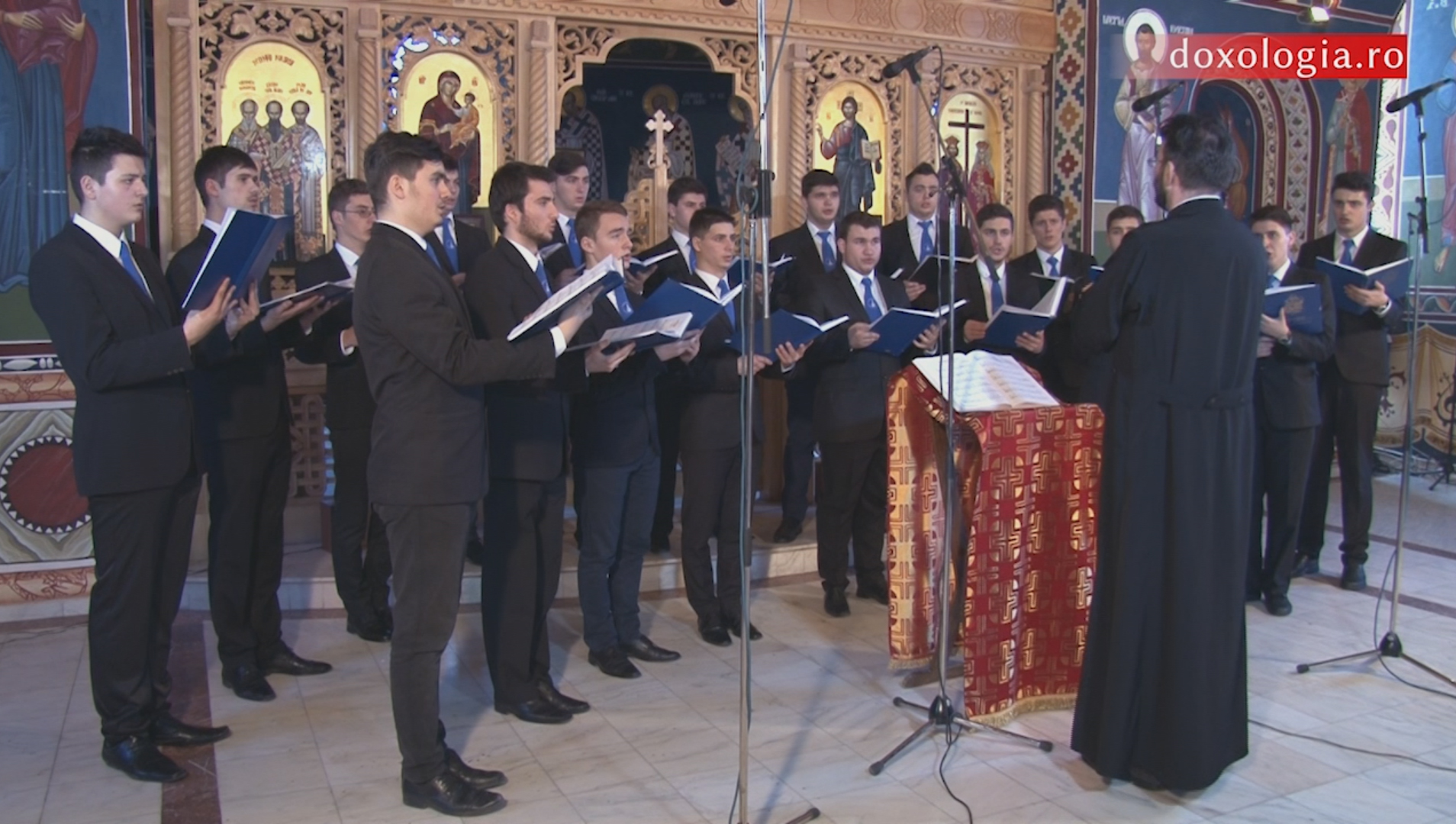 „Axion în Sâmbăta Mare” - corul Basileus al Seminarului Teologic Iaşi