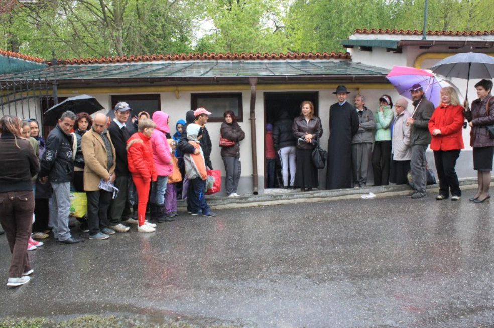 Acţiuni social-filantropice de Sfintele Paşti în Arhiepiscopia Râmnicului