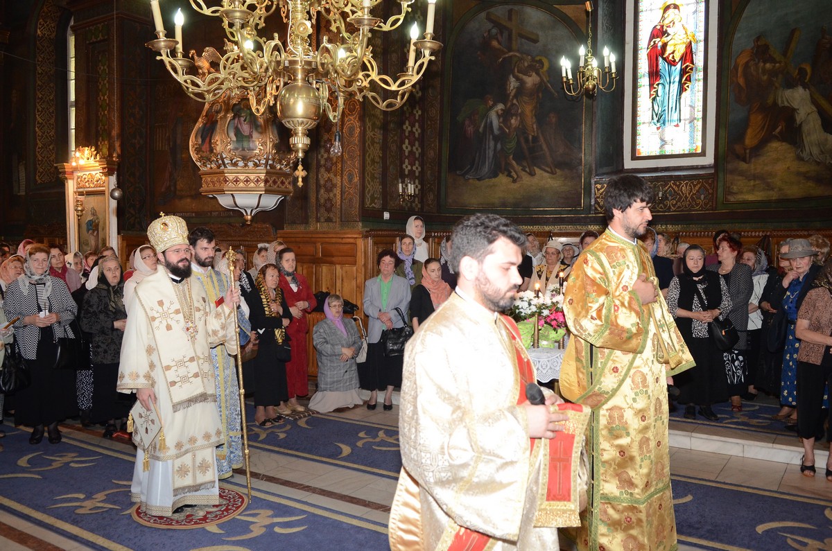„Liturghie înălţătoare“ în Parohia Mărăţei 1