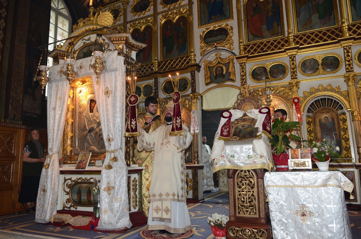 „Liturghie înălţătoare“ în Parohia Mărăţei 1