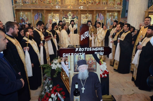 Ctitorul şi duhovnicul Mănăstirii Caraiman a fost înmormântat