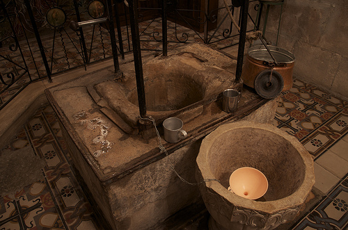 Moştenitorul legitim al Patriarhului Iacov vine la fântână