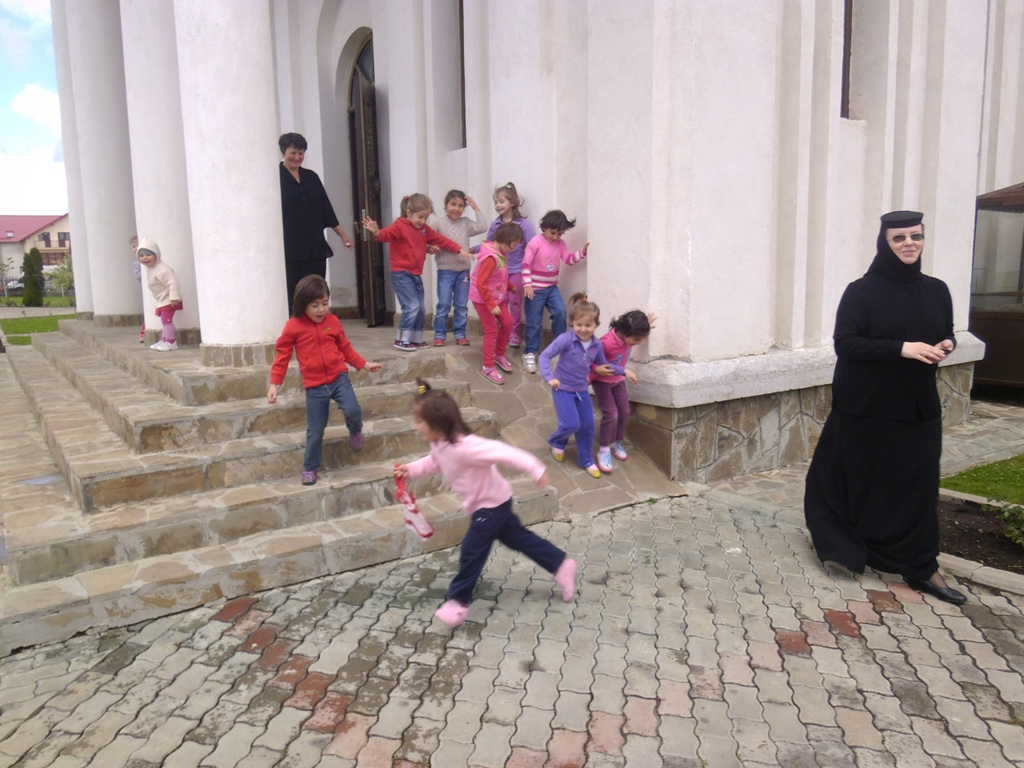 Parteneriat duhovnicesc pentru o familie cu 126 de copii