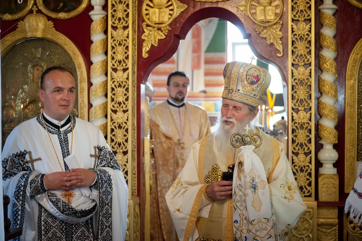 Binecuvântare arhierească în Parohia Bogdăneşti 1
