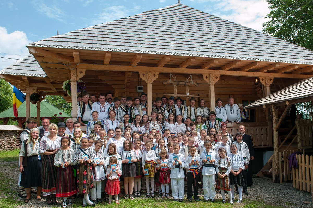 Binecuvântare arhierească în Parohia Bogdăneşti 1