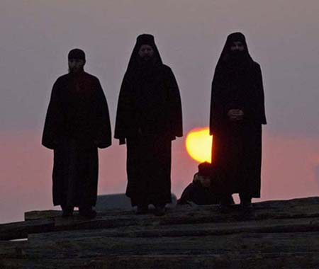 Cei stăpâniţi de nepăsare