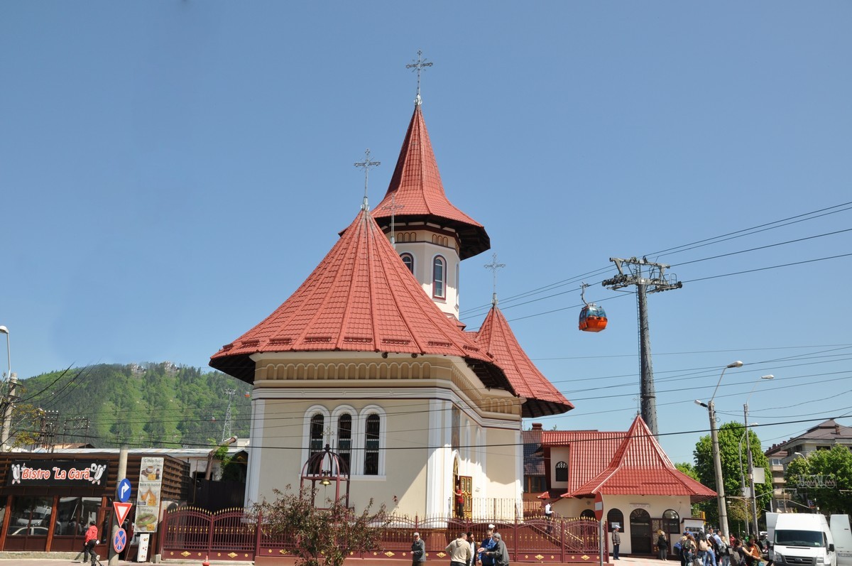 Sfinţirea Bisericii „Pogorârea Sfântului Duh“ - Gară din Piatra Neamţ