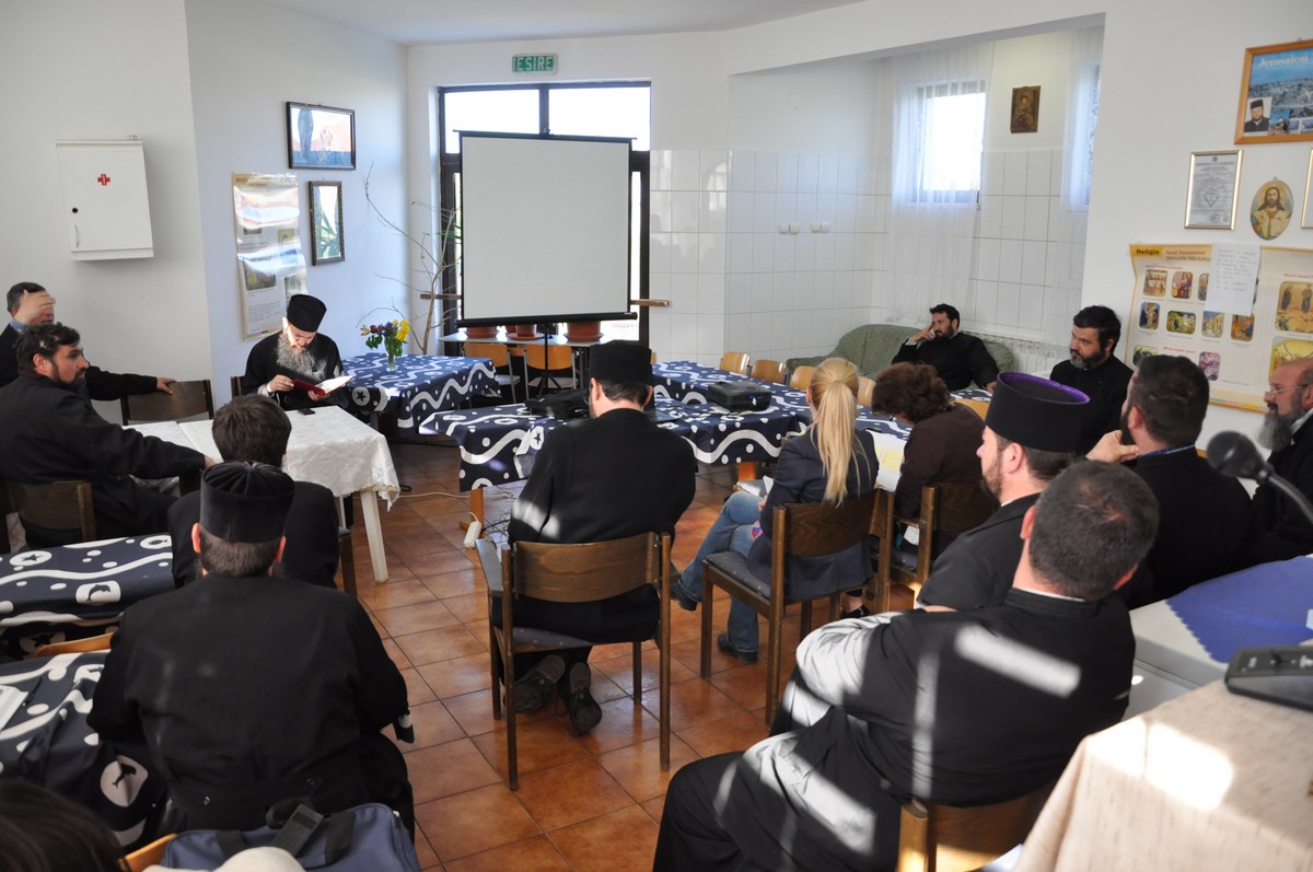 Revistă pentru parohiile Protopopiatului Roznov