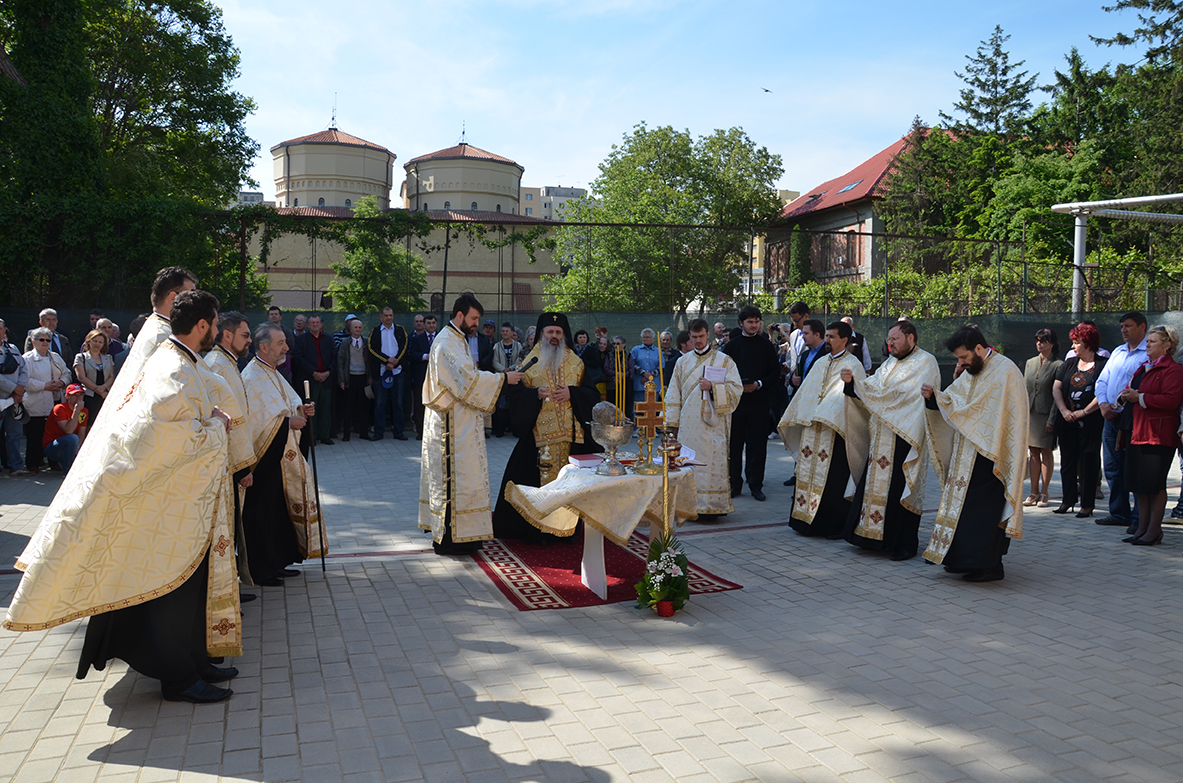Primul centru de zi pentru persoane cu deficienţe de auz şi vorbire din regiunea Moldovei