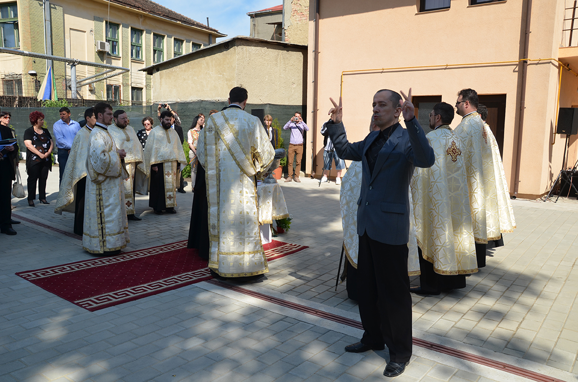 Primul centru de zi pentru persoane cu deficienţe de auz şi vorbire din regiunea Moldovei