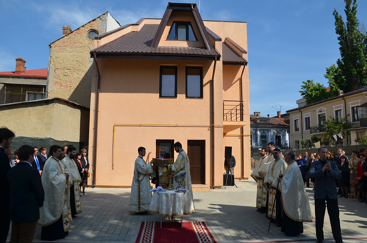 Primul centru de zi pentru persoane cu deficienţe de auz şi vorbire din regiunea Moldovei