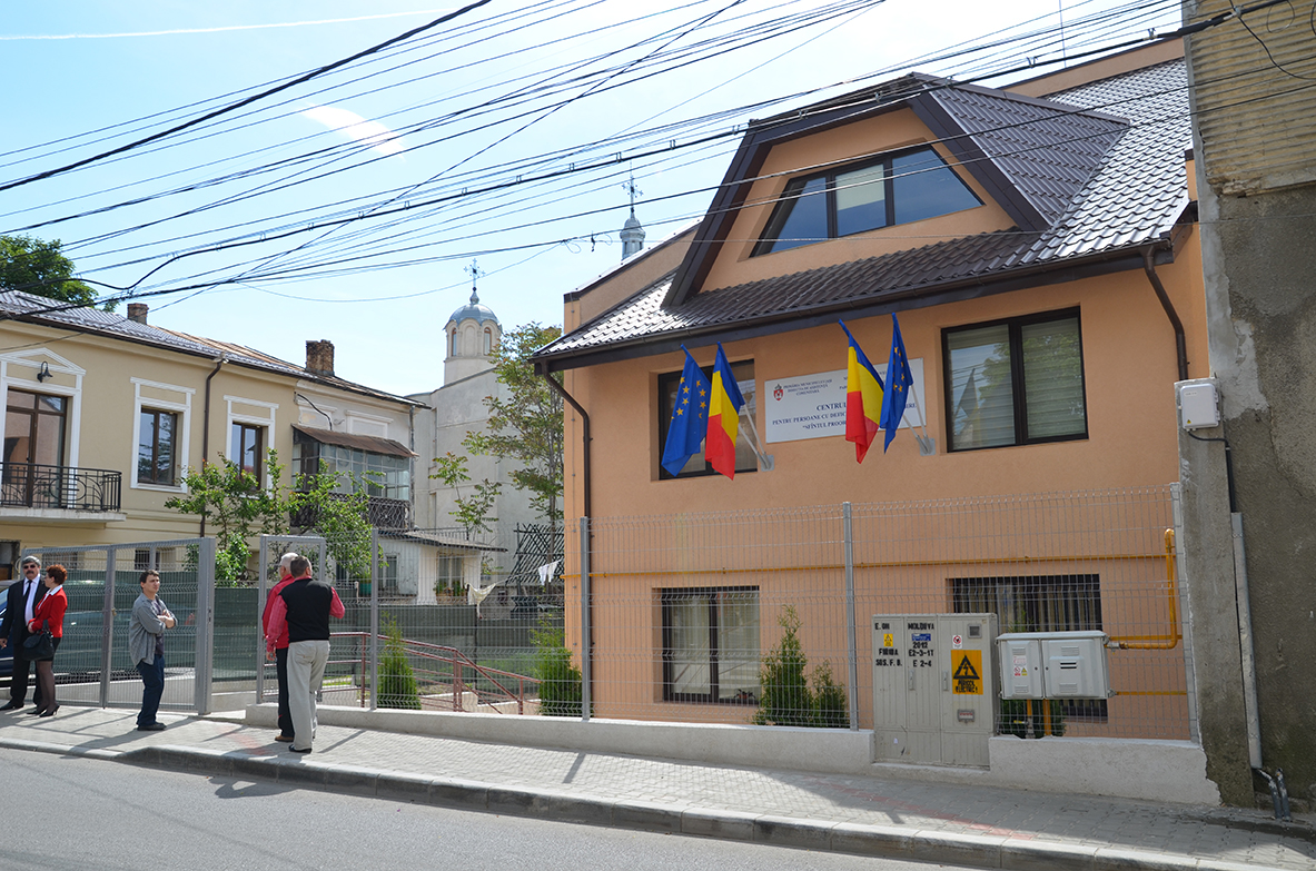 Primul centru de zi pentru persoane cu deficienţe de auz şi vorbire din regiunea Moldovei