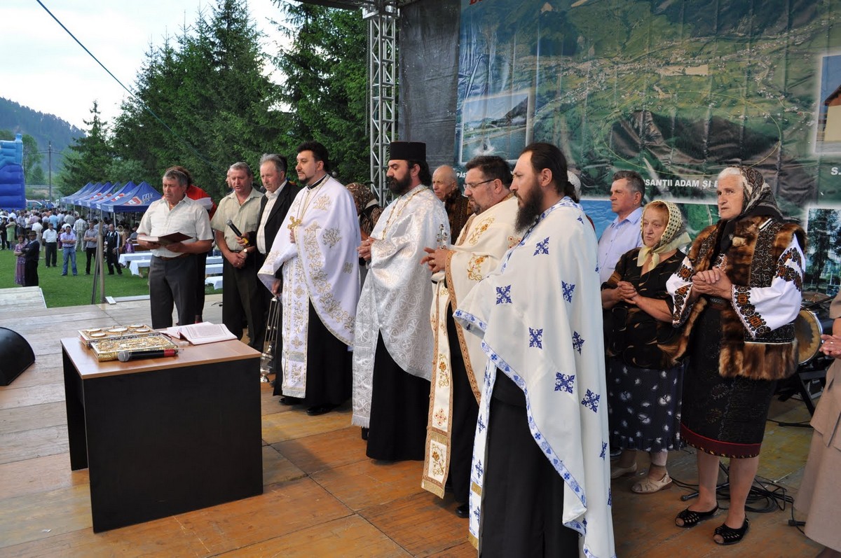 Slujbă de mulţumire în cadrul Festivalului „Comori de suflet românesc“ Slujbă de mulţumire în cadrul Festivalului „Comori de suflet românesc“