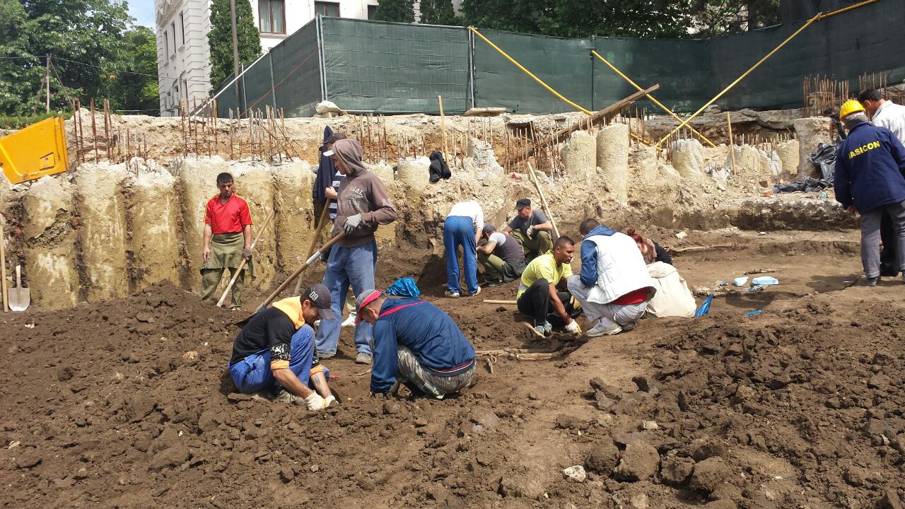 Vestigii arheologice din secolele XV-XVII descoperite în curtea Catedralei mitropolitane din Iaşi