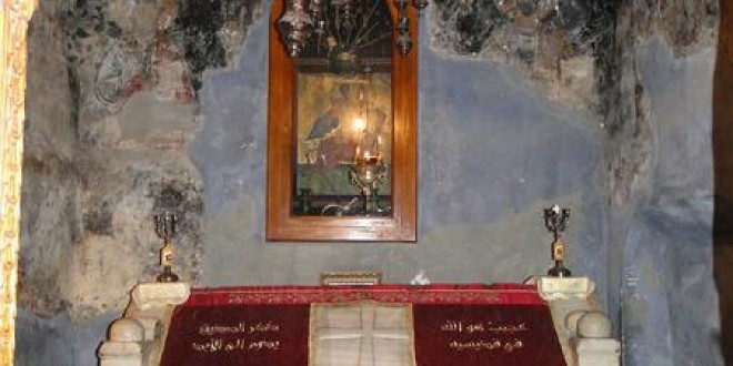 Locuitorii din Homs se întorc la casele lor în ruine