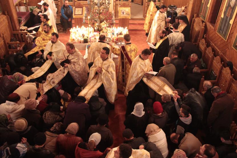 Rugăciuni pentru bolnavi la catedrala din Roman