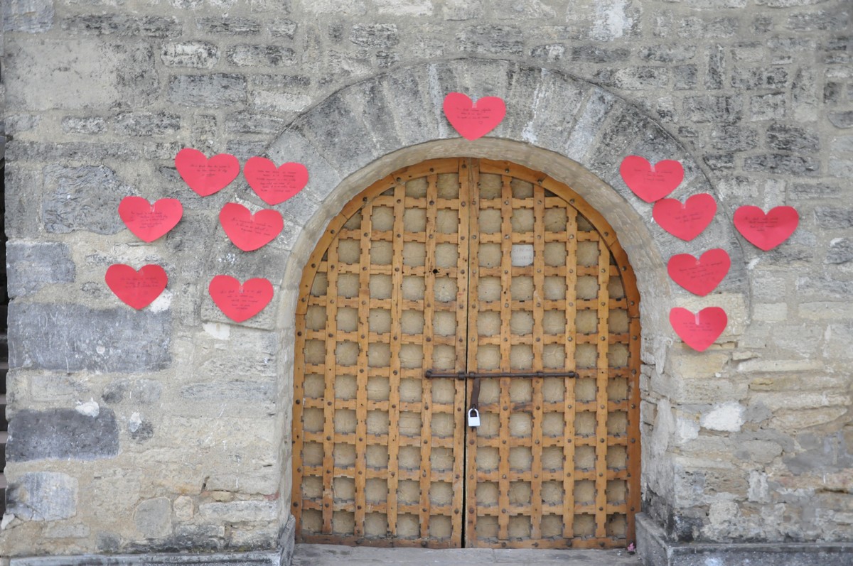 Tinerii ieşeni şi-au înălţat inimile la Mănăstirea Cetăţuia