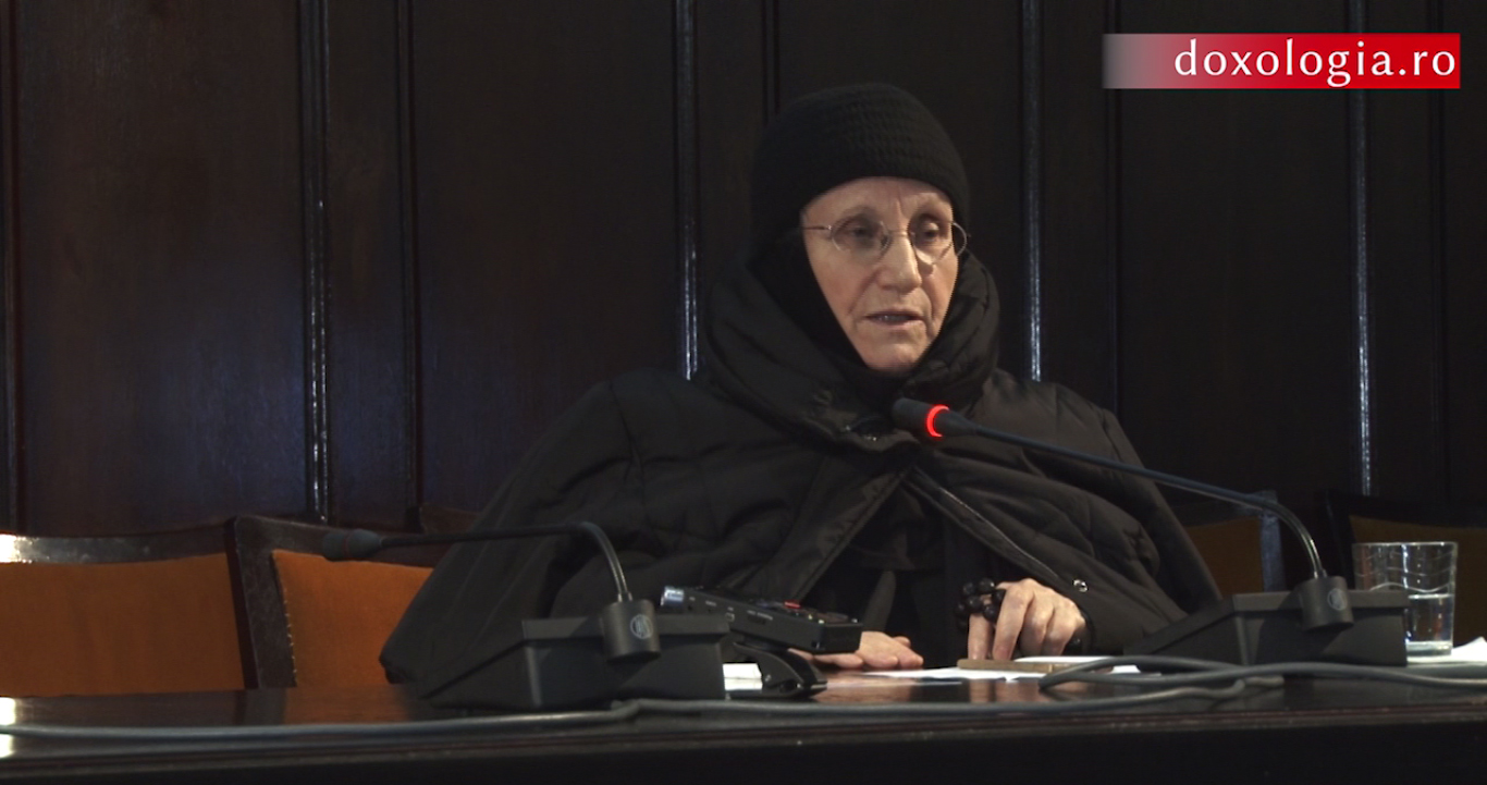 (Video) Maica Siluana Vlad – Despre rugăciunea părinților pentru copii (Video) Maica Siluana Vlad – Despre rugăciunea părinților pentru copii