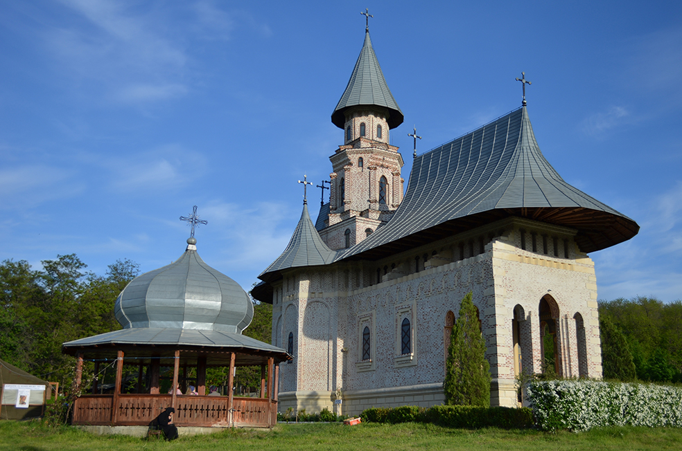 Priveghere arhierească la hramul Mănăstirii Vlădiceni