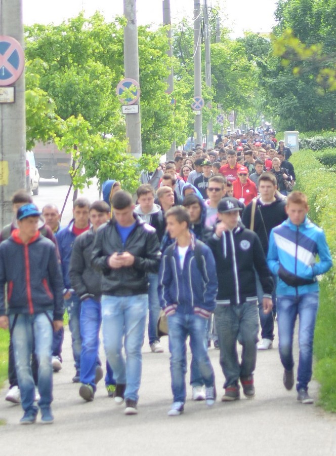 Tinerii ieşeni şi-au înălţat inimile la Mănăstirea Cetăţuia