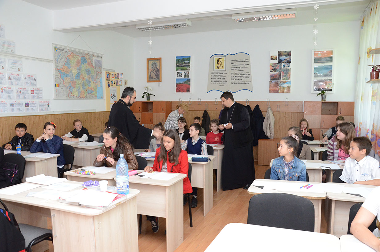 217 elevi participanţi la etapa judeţeană a Olimpiadei  de religie pentru clasele a IV-a, a V-a şi a VI-a