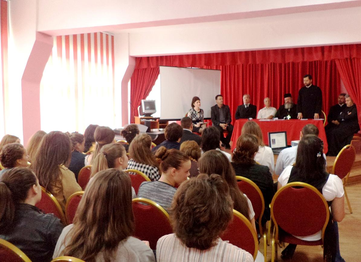 Activităţi misionar-educaţionale desfăşurate la liceul din Roznov