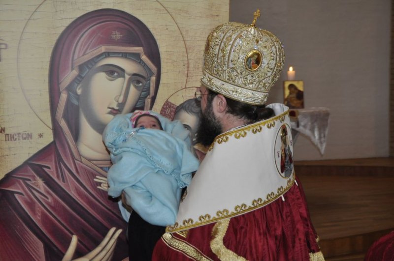 Taina Hirotoniei şi Taina Sfântului Botez săvârşite de Preasfinţitul Episcop Macarie în fiordul norvegian Haugesund