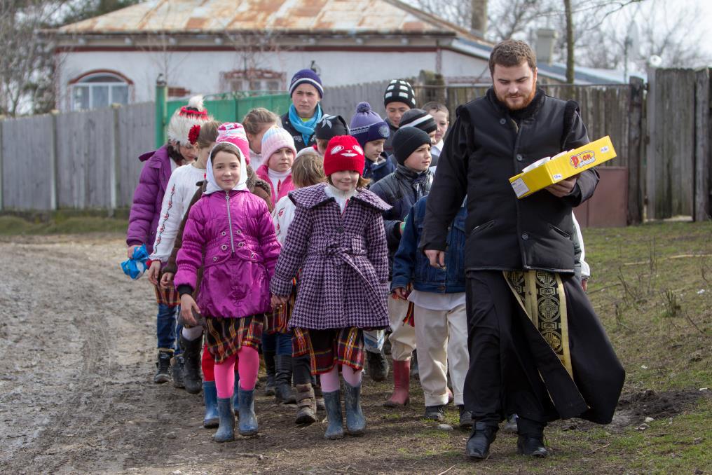 Parohia Doroşcani va reprezenta Arhiepiscopia Iaşilor la concursul naţional „Sfânta Euharistie - lumina vieţii creştine“